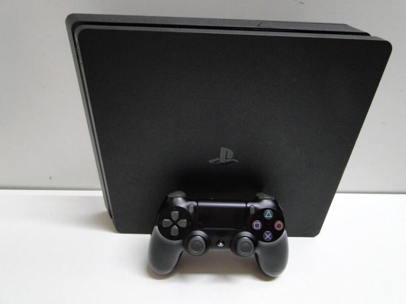 PS4 slim con mando