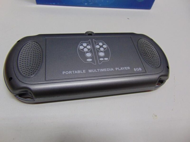 Videoconsola con juegos a estrenar