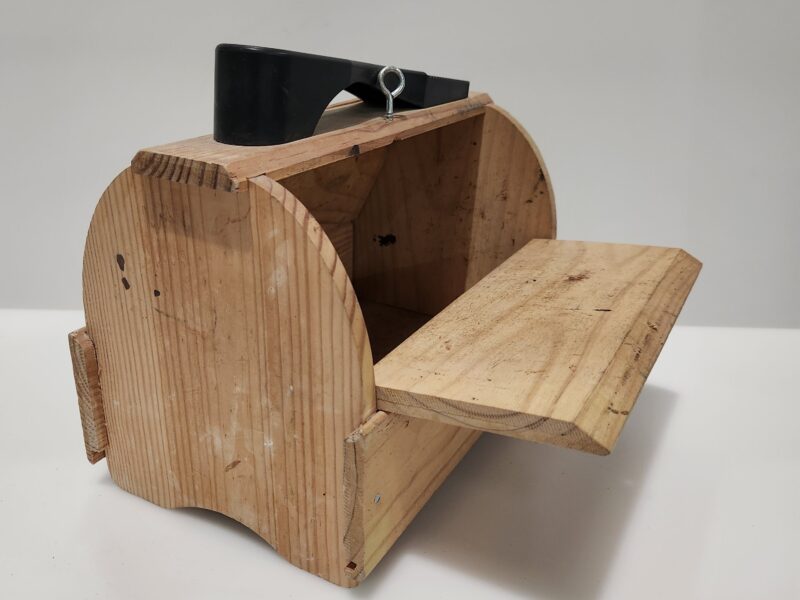 Caja zapatero limpiacalzados